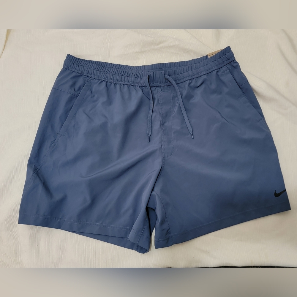 Mens Nike DriFit Form 7-in Unlined Woven Short Size: XXL